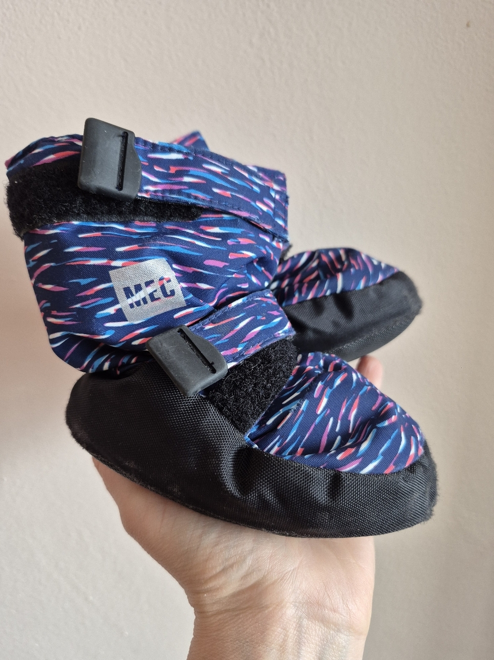MEC Toaster Booties Size Small